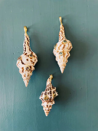 Ibiza shell pendant